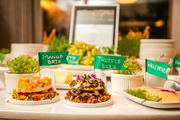 Restaurant intime à paris : le cadre romantique au canal saint-martin
